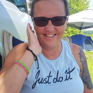 Meet your Posher, Dena